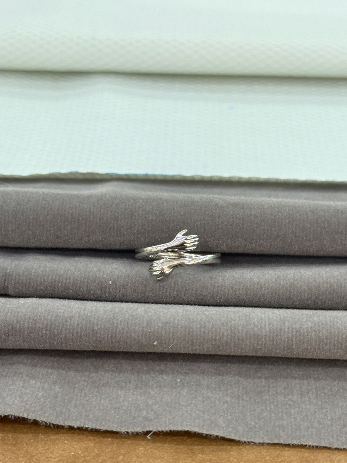 92.5 Silver Stone Hug Ring